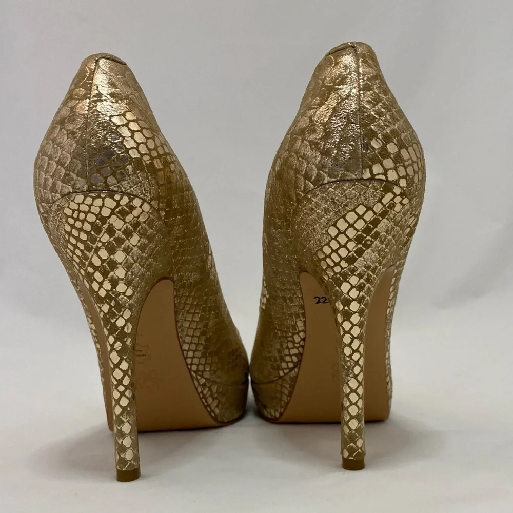 JOAN & DAVID gold pumps size 7 1/2